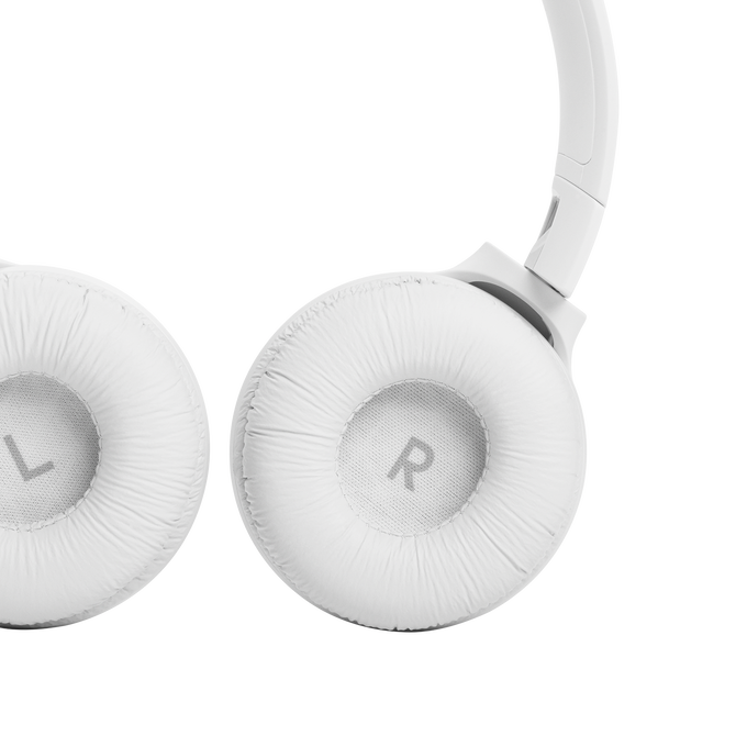JBL Tune 510BT - White - Wireless on-ear headphones - Detailshot 2 image number null